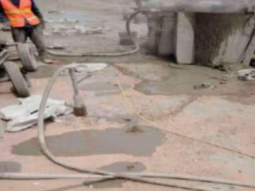 淮北水泥混凝土路面板底注浆技术 路面脱空注浆整治方案