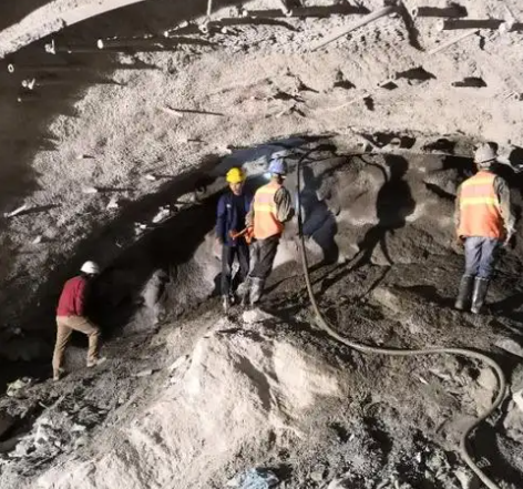 淮北拱顶带模注浆料的施工流程及注意事项